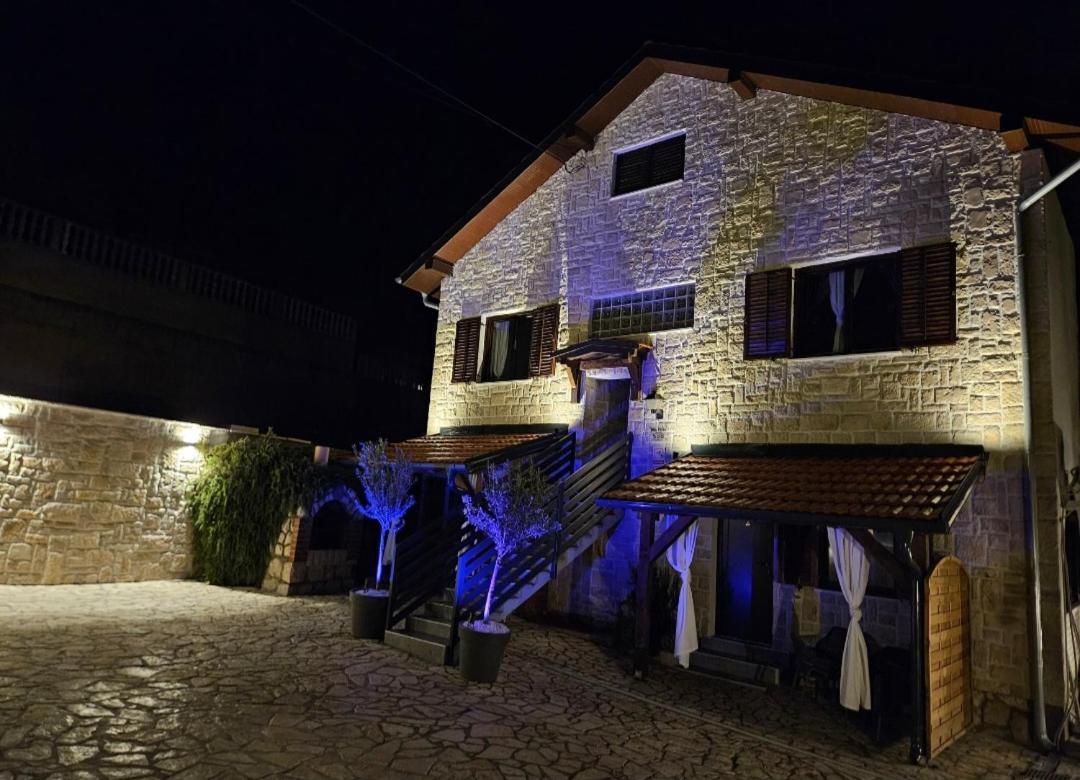 Nastanitev v družini Forko Lopar